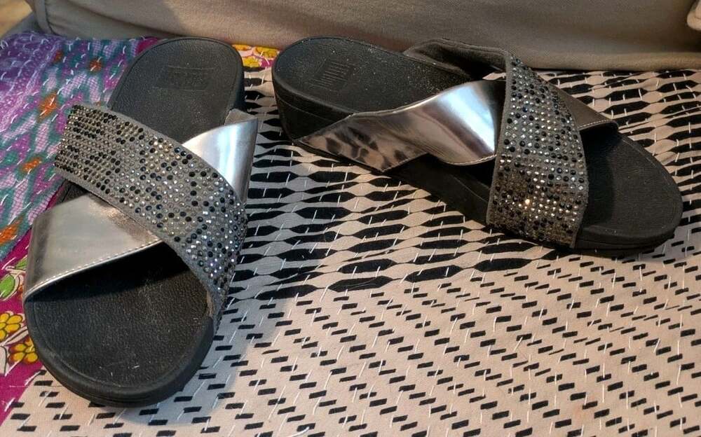 FitFlop Lulu Crystal Mix Slide Sandals Metallic Silver Black Cross Strap Size 7